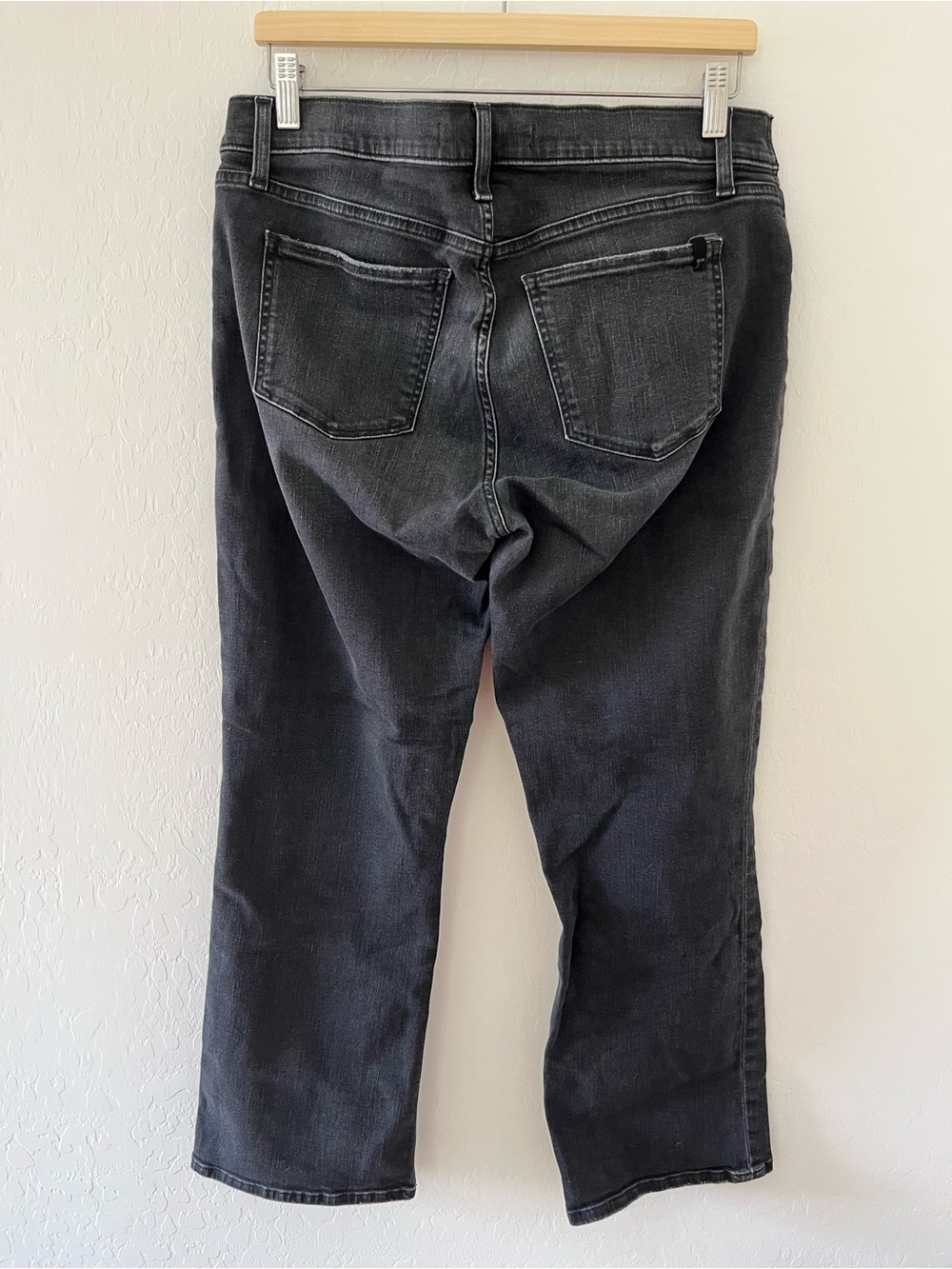 Joe’s Maternity Jeans | The Icon | Midrise Cropped Bootcut | Black Size 30 - Picture 7 of 10